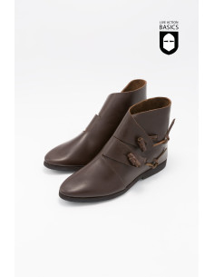 Chaussures médiévales avec fermeture latérale à nœud