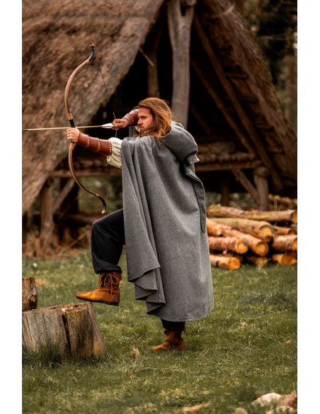Cape médiévale courte avec fermeture...