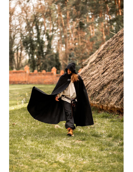 Cape médiévale courte avec fermeture...