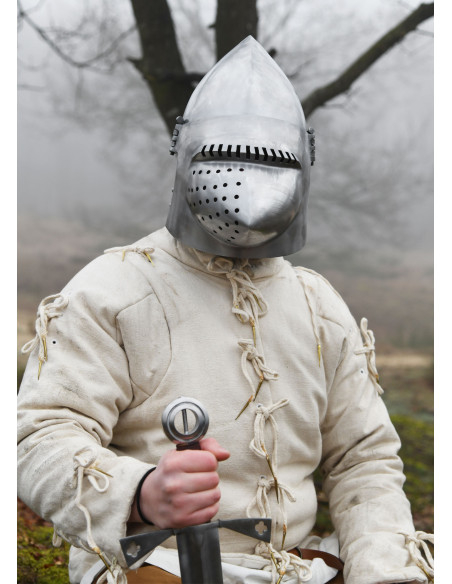 Bassin du château médiéval de...