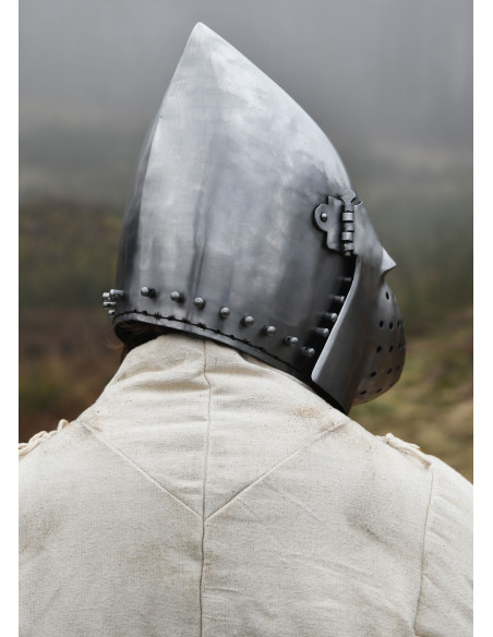 Bassin du château médiéval de...