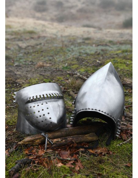 Bassin du château médiéval de...