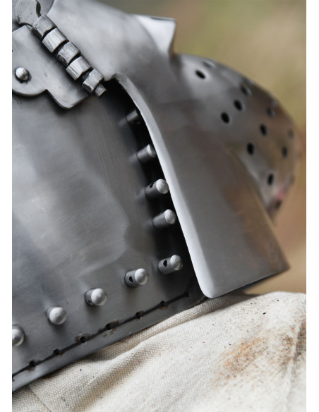 Bassin du château médiéval de...