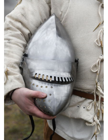 Bassin du château médiéval de...