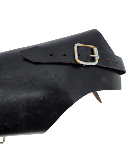 Pieds médiévaux en cuir et acier -...