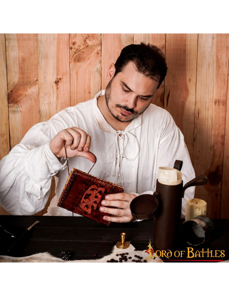 Journal médiéval en cuir du royaume...