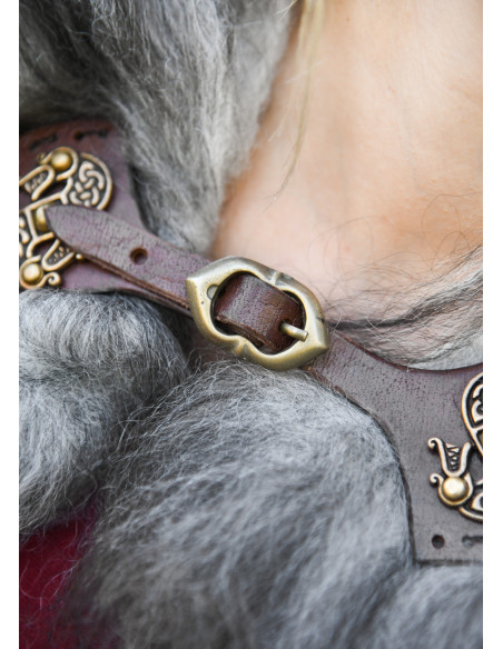 Fermeture de cape médiévale en cuir...