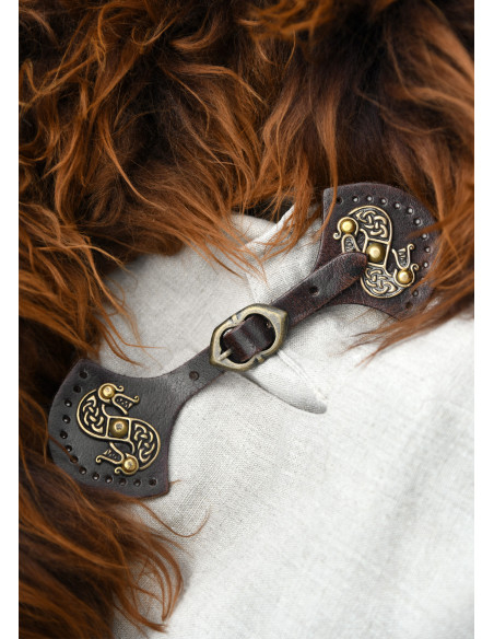 Fermeture de cape médiévale en cuir...