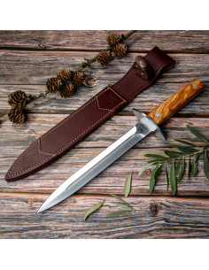Vente aux enchères de poignard de chasse Cudeman, corne...