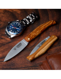 Couteau en acier 420, manche en olive, lame de 8 cm.