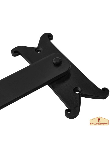 Loquet de porte médiéval en fer forgé...