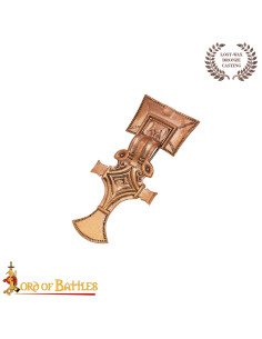 Fibule romaine médiévale en bronze coulé (7,7 cm.)