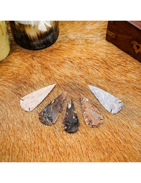 Pointe de flèche en pierre de silex...