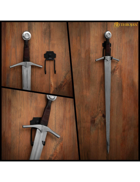 Support mural médiéval en fer forgé...