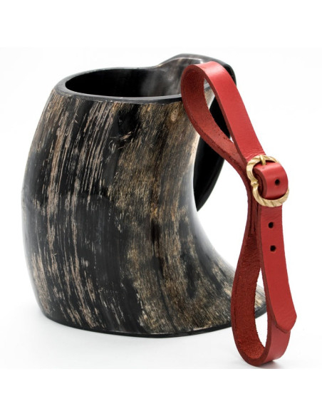 Pichet médiéval avec bracelet en cuir...