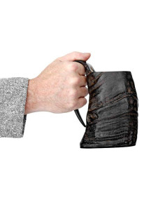 Cruche médiévale en corne, avec sac 2