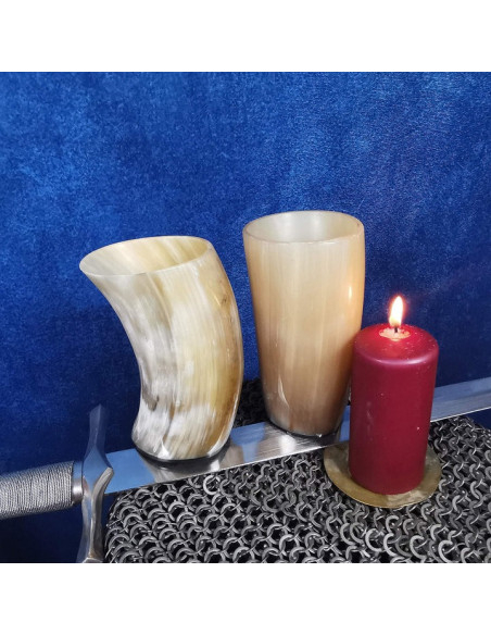 Set de 2 verres vikings en corne pour...