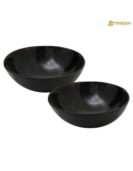 Ensemble de 2 bols médiévaux en corne...