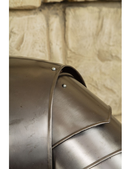 Épaulières médiévales en acier poli...