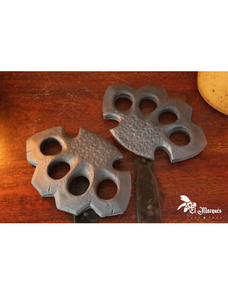 Poing Hogan, inoffensif, pour le LARP