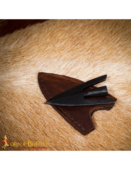 Pointe de flèche médiévale, en forme...