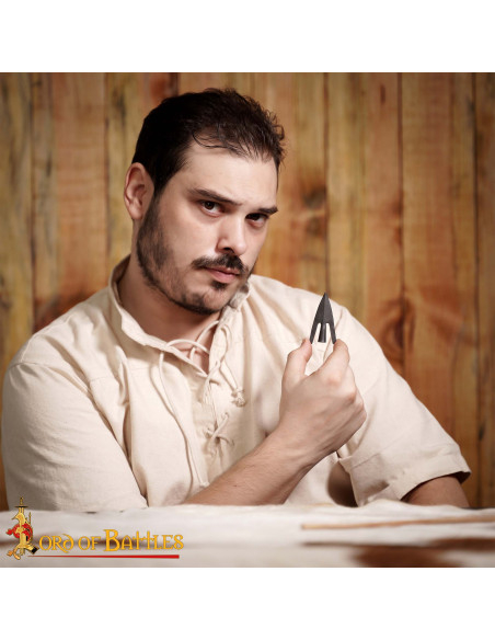 Pointe de flèche médiévale, en forme...