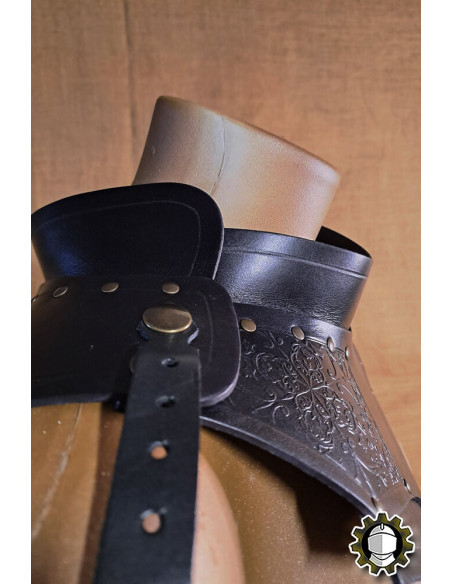 Gorjal médiéval en cuir modèle Senua,...