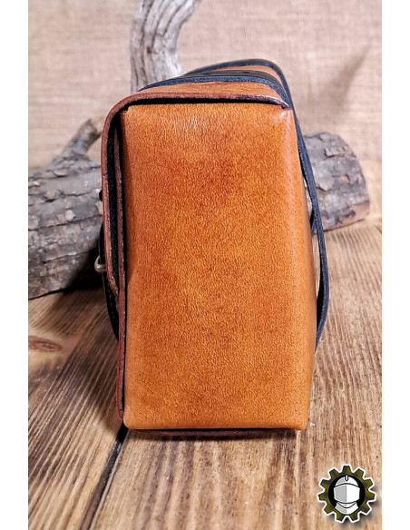 Sac médiéval en cuir modèle Altair,...