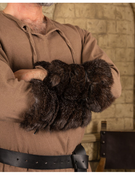 Bracelets vikings en peau de lapin...