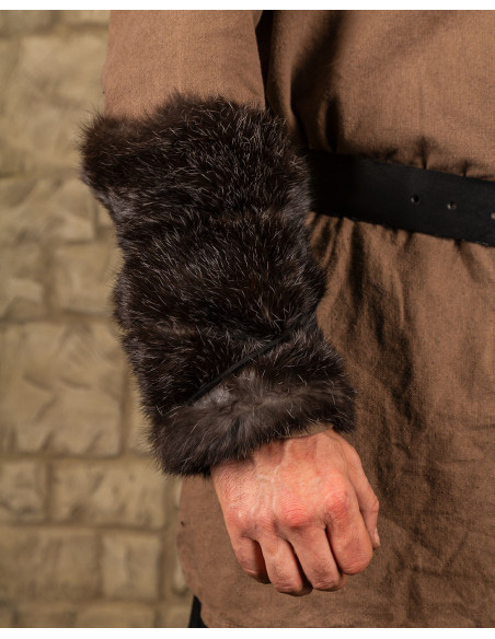 Bracelets vikings en peau de lapin...