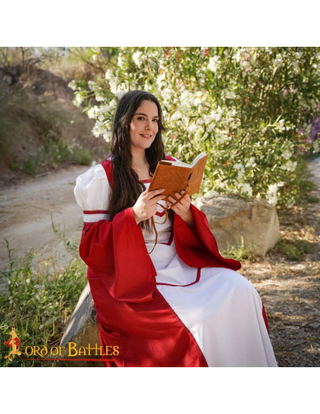 Robe médiévale de Demoiselle Isabel,...