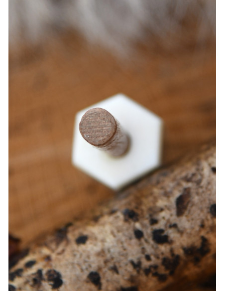 Dé à jouer tournant en os