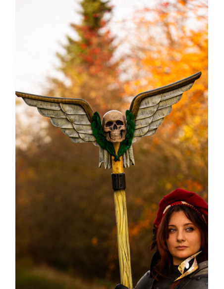 Pavillon de bataille avec crâne ailé