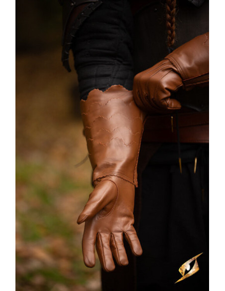 Gants médiévaux en écailles marron