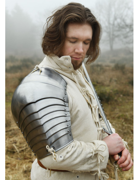 Épaulières médiévales en acier (1,2 mm.)