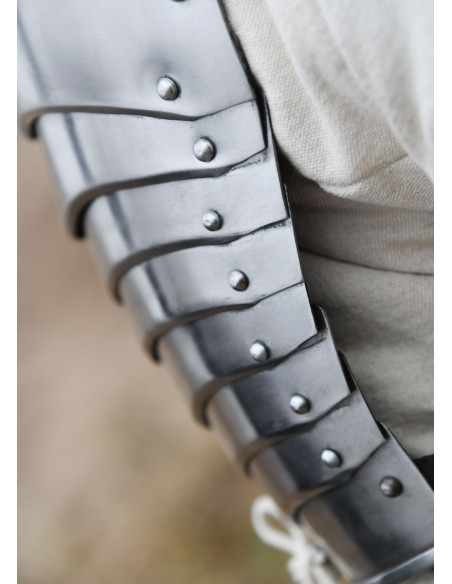 Épaulières médiévales en acier (1,2 mm.)