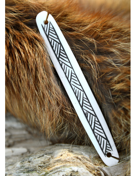 Navette médiévale en os pour tisser