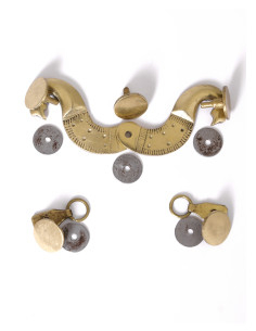 Quincaillerie et boutons pour la Lórica Hamata Romaine 2