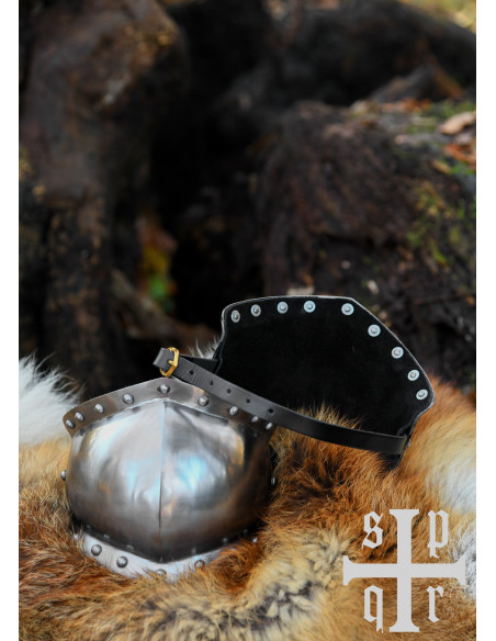 Paire de genouillères médiévales, XVe...