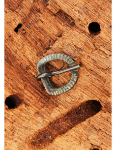 Boucle de ceinture médiévale petite, en laiton 2