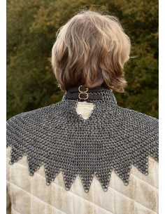 Manteau d'évêque en cotte de mailles, avec courroies et... 2