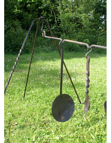 Barre d'acier pour trépieds, forgée à...