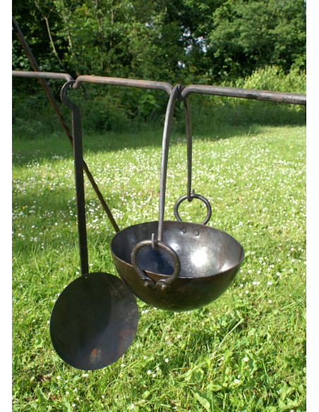 Barre d'acier pour trépieds, forgée à...