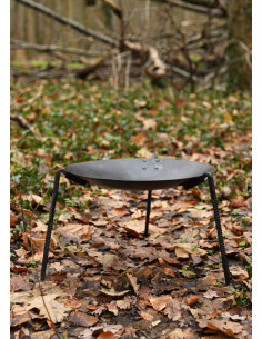 Brasero médiéval avec pieds amovibles