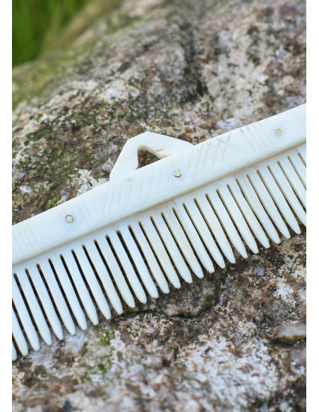 Peigne viking en os (15 cm.)