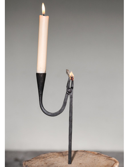 Chandelier en jonc forgé à la main...