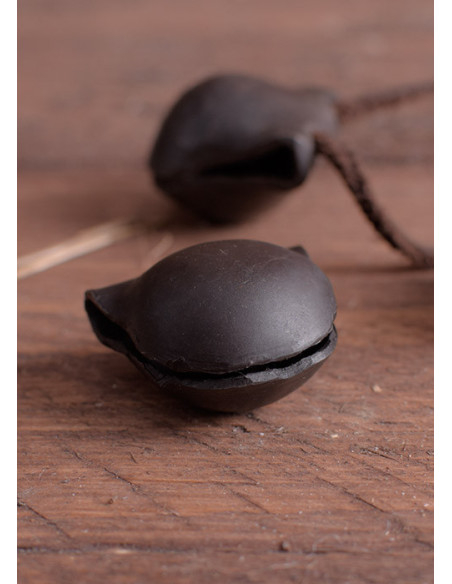 Petite cloche en fer forgé faite à la...