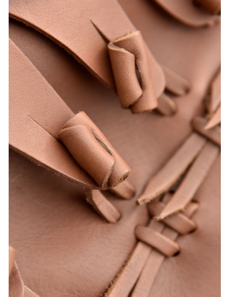 Bottes hautes médiévales à fermetures...