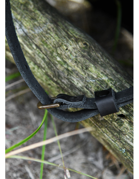 Coiffe médiévale avec visière, année...