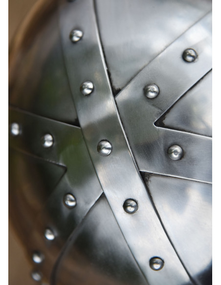 Casque Spangenhelmet avec visière